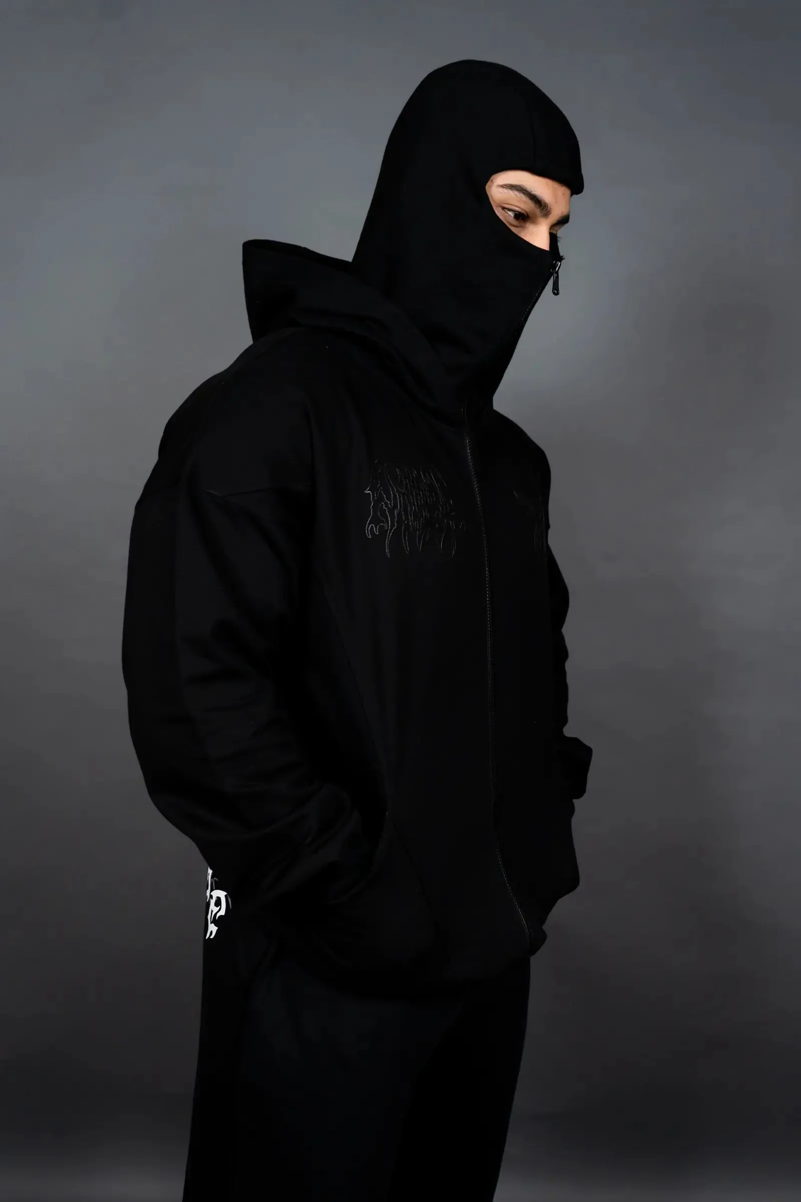 GHOST WARRIOR ZIPPER HOODIE (BLACK)