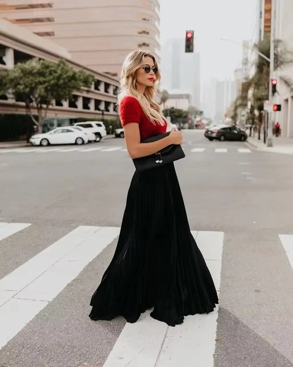 Solid color high waist pleated maxi skirt in black