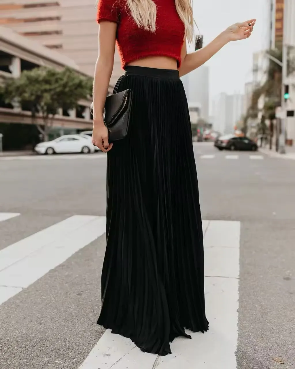 Solid color high waist pleated maxi skirt in black