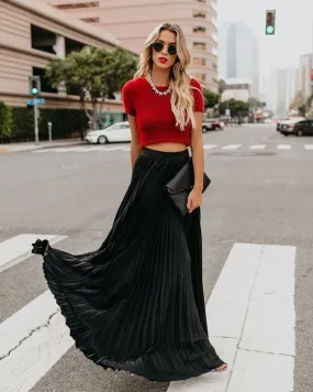 Solid color high waist pleated maxi skirt in black