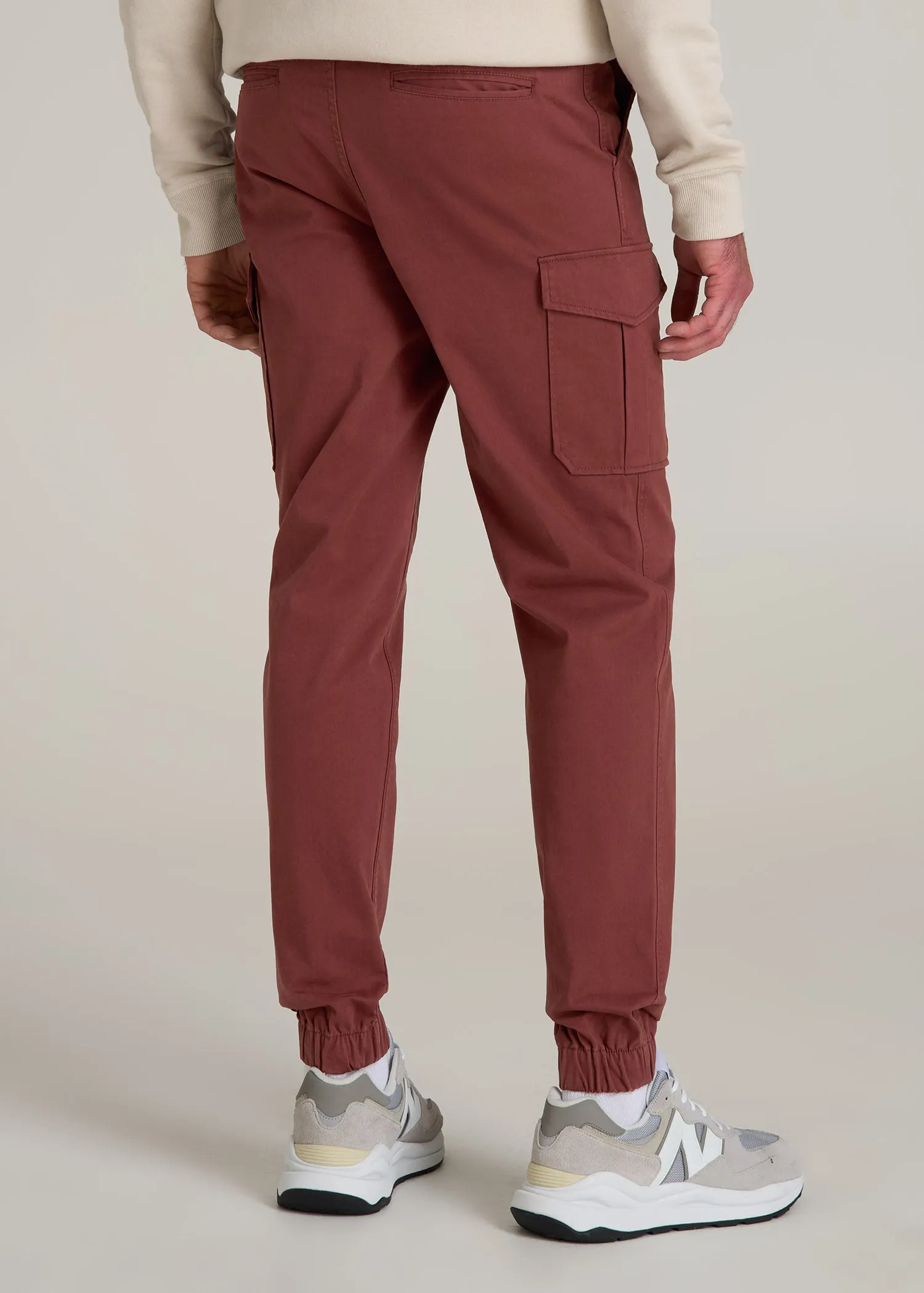 TAPERED-FIT Stretch Cotton Cargo Jogger Pants for Tall Men in Intense Rust